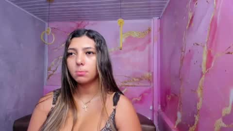 Snapshot of maraluna_ chatting on June 1, 11:56 am Maraluna online show from June 1, 11:56 am