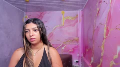 Snapshot of maraluna_ chatting on June 4, 12:00 pm Maraluna online show from June 4, 12:00 pm