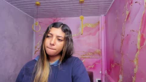 Snapshot of maraluna_ chatting on June 5, 12:00 pm Maraluna online show from June 5, 12:00 pm