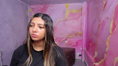 Snapshot of maraluna_ chatting on June 6, 12:32 pm Maraluna online show from June 6, 12:32 pm