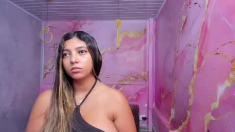 Snapshot of maraluna_ chatting on June 9, 11:22 am Maraluna online show from June 9, 11:22 am