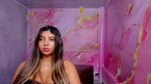 Snapshot of maraluna_ chatting on June 15, 1:35 pm Maraluna online show from June 15, 1:35 pm