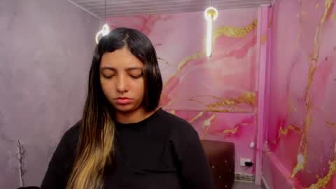 Snapshot of maraluna_ chatting on June 22, 12:24 pm Maraluna online show from June 22, 12:24 pm