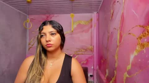 Snapshot of maraluna_ chatting on July 28, 2:24 pm Maraluna online show from July 28, 2:24 pm