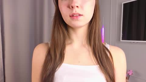 Snapshot of maravilllaa chatting on December 4, 3:32 pm Mary online show from December 4, 3:32 pm