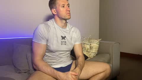 Snapshot of marc105100 chatting on May 12, 8:39 pm alex marvelxx online show from May 12, 8:39 pm