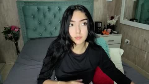 Snapshot of marcelaa_fox chatting on June 25, 8:35 pm Marcela online show from June 25, 8:35 pm