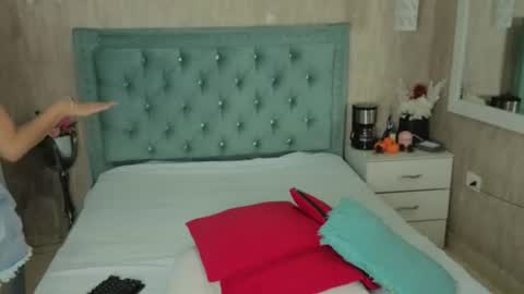 Snapshot of marcelaa_fox chatting on July 4, 11:33 pm Marcela online show from July 4, 11:33 pm