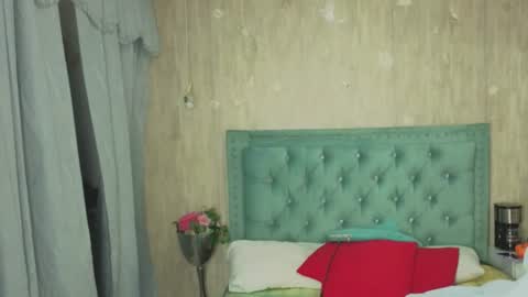 Snapshot of marcelaa_fox chatting on July 8, 12:37 am Marcela online show from July 8, 12:37 am