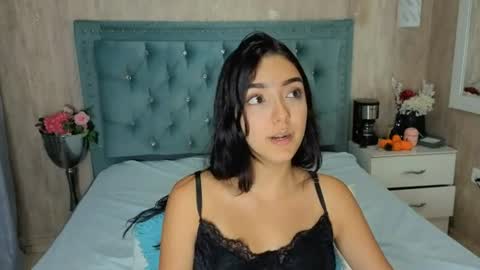 Snapshot of marcelaa_fox chatting on July 23, 9:35 pm Marcela online show from July 23, 9:35 pm