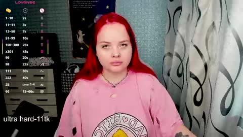 Snapshot of marcelinepeach chatting on June 24, 5:39 am Sara online show from June 24, 5:39 am