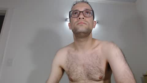 Snapshot of marcelsoltero chatting on December 23, 5:28 am marcnashio online show from December 23, 5:28 am