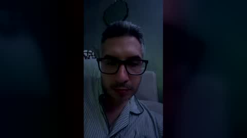 Snapshot of marco111088 chatting on May 10, 8:47 pm Marco online show from May 10, 8:47 pm