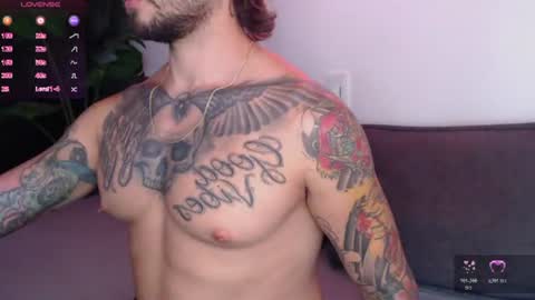 marco_allison43 online show from August 4, 9:17 pm