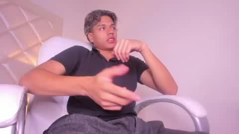 Snapshot of marco_deluxe chatting on April 23, 11:42 am marco_deluxe online show from April 23, 11:42 am