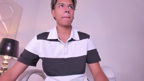 Snapshot of marco_deluxe chatting on April 24, 11:34 am marco_deluxe online show from April 24, 11:34 am