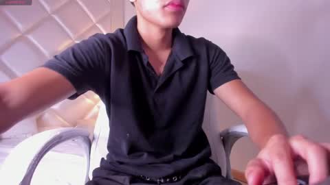 Snapshot of marco_deluxe chatting on April 28, 11:48 am marco_deluxe online show from April 28, 11:48 am