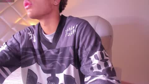 Snapshot of marco_deluxe chatting on May 4, 11:39 am marco_deluxe online show from May 4, 11:39 am