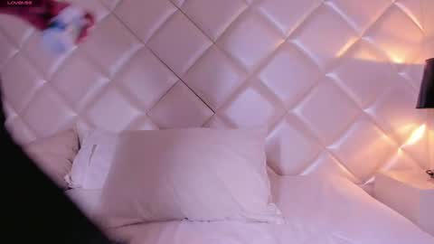 Snapshot of marco_deluxe chatting on May 8, 11:37 am marco_deluxe online show from May 8, 11:37 am
