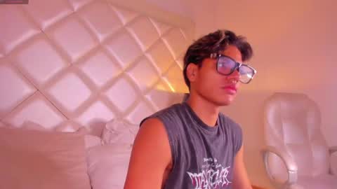 Snapshot of marco_deluxe chatting on May 29, 11:41 am marco_deluxe online show from May 29, 11:41 am