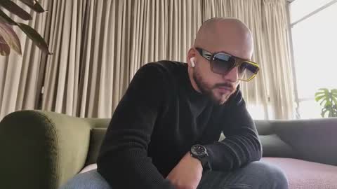 marco_parola online show from December 18, 11:38 am