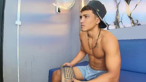 marco_smith2 online show from May 30, 3:47 am