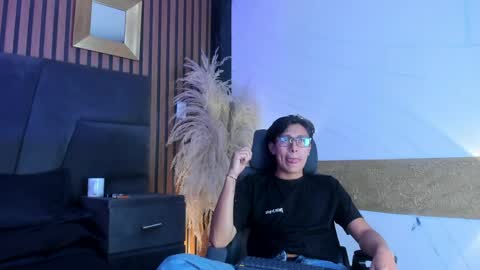 Snapshot of marcoandallice chatting on May 31, 10:00 pm Marco And Allice online show from May 31, 10:00 pm
