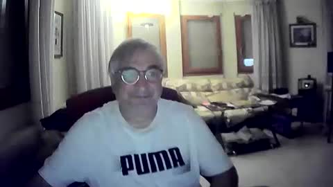 Snapshot of marcos260526 chatting on May 22, 12:18 am marcos260526 online show from May 22, 12:18 am