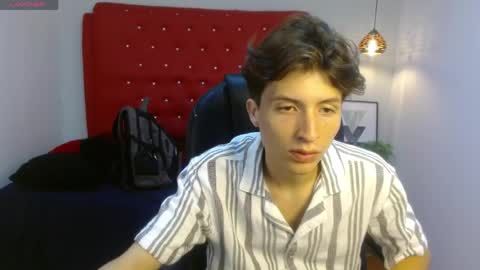 Snapshot of marcoviolet chatting on May 31, 11:50 am marcoviolet online show from May 31, 11:50 am