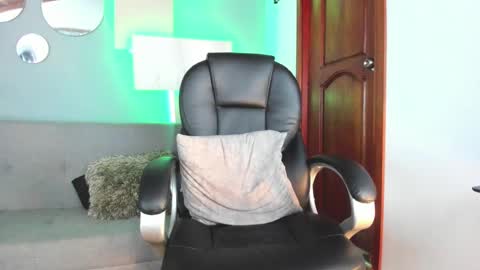 Snapshot of marcus_jax1 chatting on December 7, 4:09 am Marcus Jax1 online show from December 7, 4:09 am