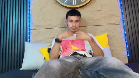 Snapshot of marcus_jeron chatting on May 8, 12:16 am marcus_jeron online show from May 8, 12:16 am
