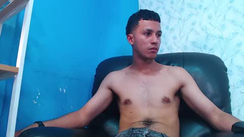 Snapshot of marcus_jeron chatting on May 14, 9:21 pm marcus_jeron online show from May 14, 9:21 pm