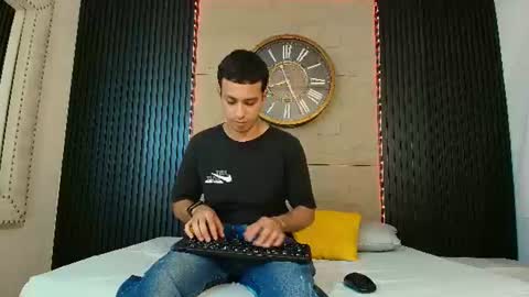 Snapshot of marcus_jeron chatting on June 23, 9:24 pm marcus_jeron online show from June 23, 9:24 pm