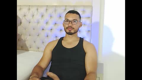 Snapshot of marcusblade__ chatting on October 28, 2:26 am MARCUS online show from October 28, 2:26 am