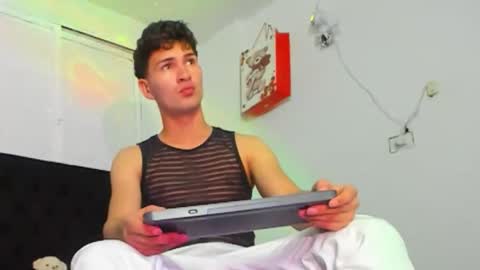 Marcus Independent Model online show from May 1, 10:58 pm