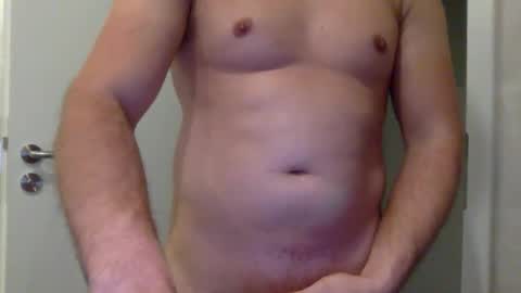 Snapshot of marcwholoves26 chatting on January 17, 6:33 pm marcwholoves26 online show from January 17, 6:33 pm