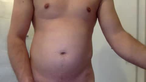 Snapshot of marcwholoves26 chatting on March 1, 10:17 am marcwholoves26 online show from March 1, 10:17 am