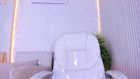 Snapshot of marelynsummer chatting on May 8, 11:37 am Marelyn online show from May 8, 11:37 am
