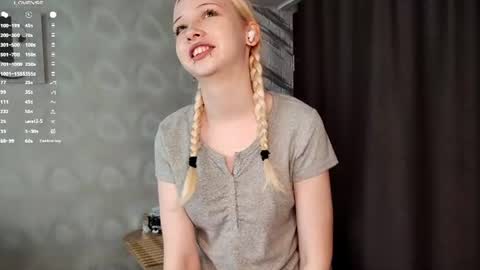 Snapshot of margaretasey chatting on July 5, 1:23 am Margaret online show from July 5, 1:23 am