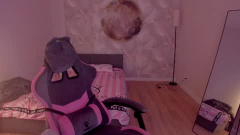 Margo Kellly online show from June 19, 12:59 am