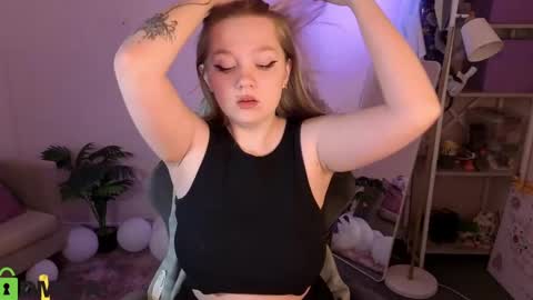 Snapshot of margo_ring chatting on May 18, 8:53 am Margo online show from May 18, 8:53 am