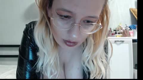 margo_shine online show from May 1, 2:10 pm