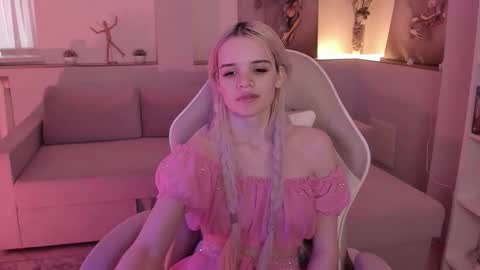 Snapshot of margo_terch chatting on January 17, 8:52 am margo terch online show from January 17, 8:52 am