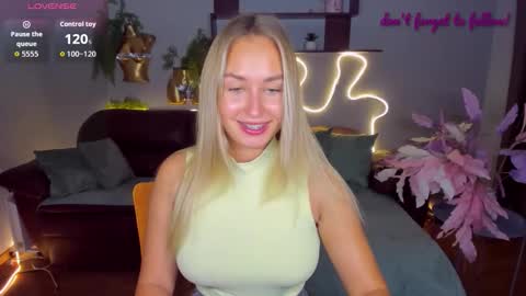 Snapshot of margosugar chatting on October 25, 6:10 am MargoSugar online show from October 25, 6:10 am