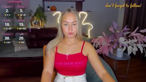 Snapshot of margosugar chatting on October 31, 6:47 am MargoSugar online show from October 31, 6:47 am