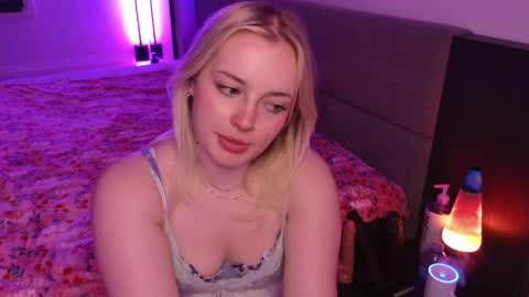 margot_robbie7 online show from June 4, 1:00 am