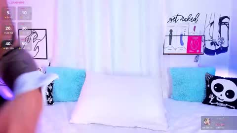 Snapshot of mari_sweett chatting on October 25, 6:13 pm Mari Sweett online show from October 25, 6:13 pm