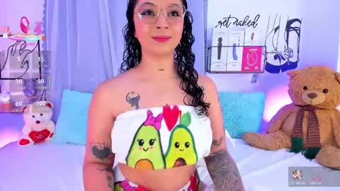 Snapshot of mari_sweett chatting on November 18, 6:34 pm Mari Sweett online show from November 18, 6:34 pm