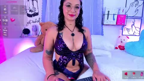 Snapshot of mari_sweett chatting on May 28, 5:10 pm Mari Sweett online show from May 28, 5:10 pm