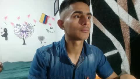 Snapshot of maria_and_angel17 chatting on December 22, 1:45 am Mara and ngel online show from December 22, 1:45 am